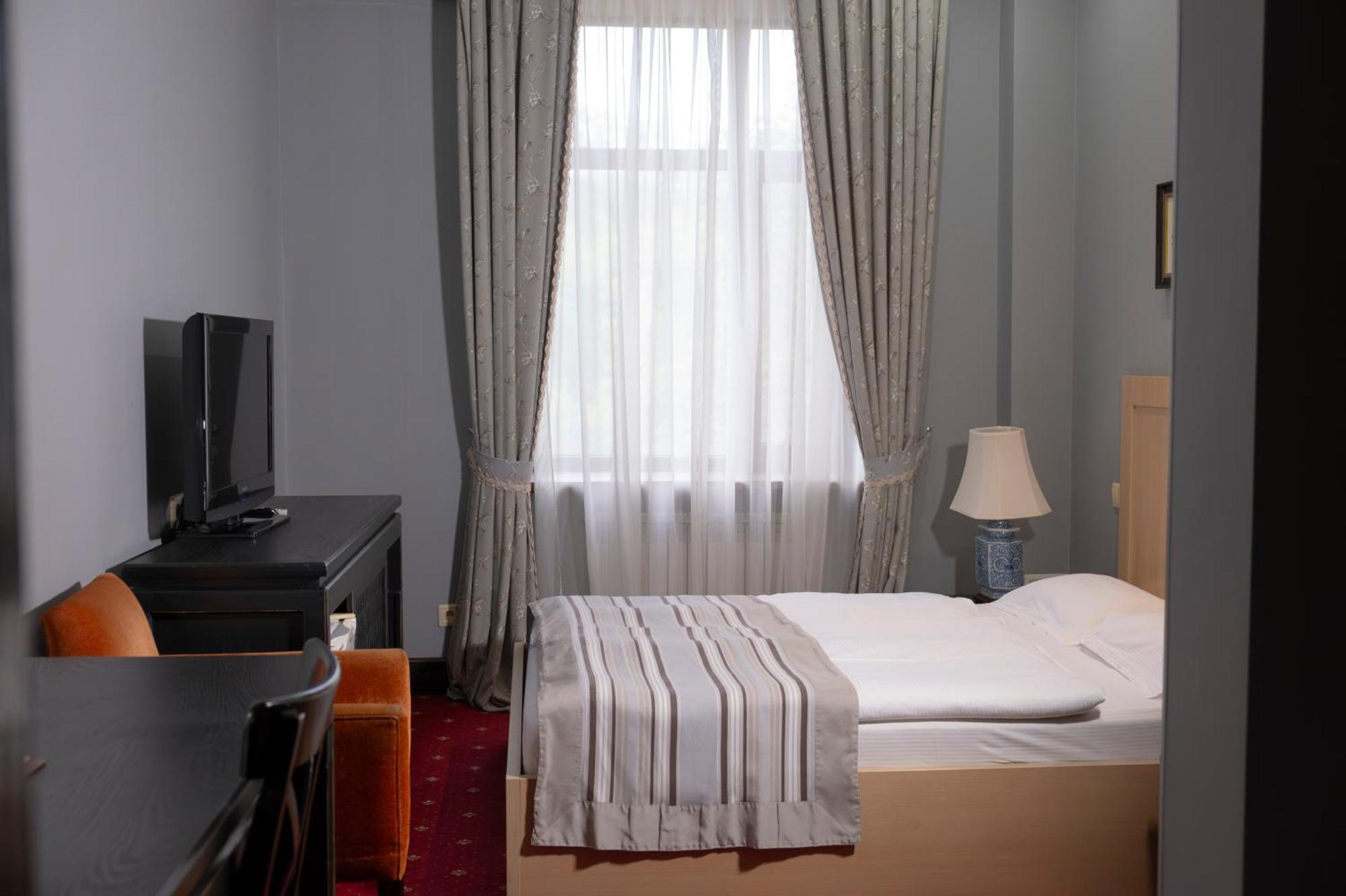 Plaza Hotel Kökchetaou Extérieur photo