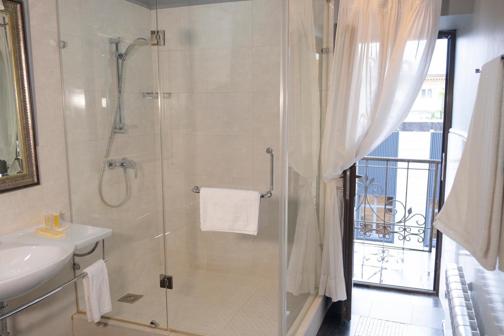 Plaza Hotel Kökchetaou Extérieur photo