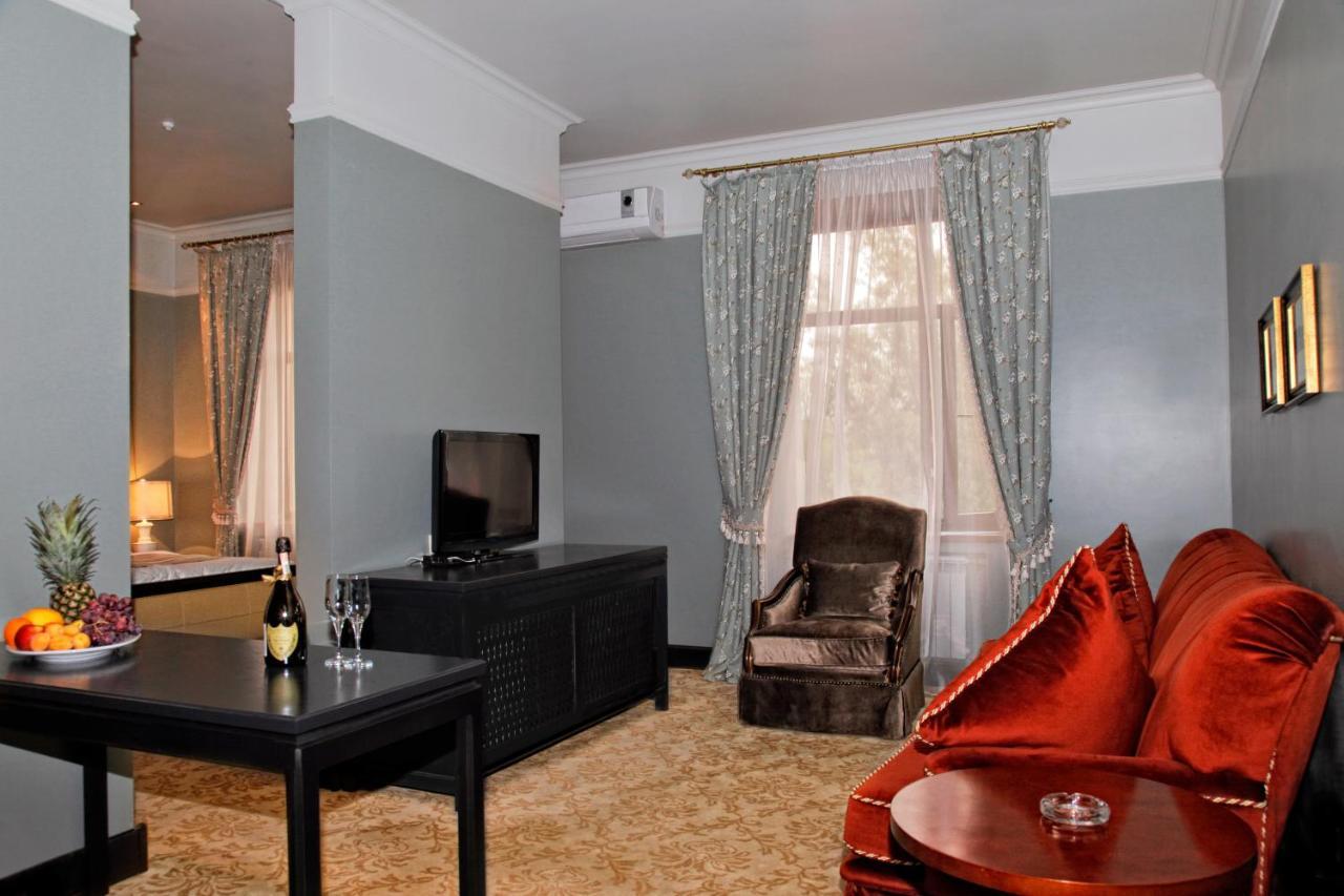 Plaza Hotel Kökchetaou Extérieur photo